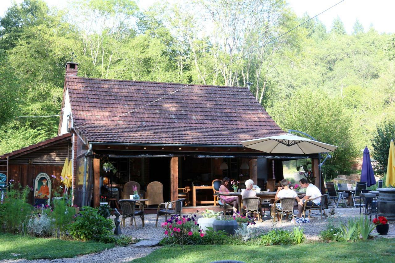 Готель Domaine Chez Jem Le Breuil  Екстер'єр фото